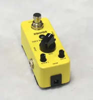 Donner Yellow Fall Delay Electric Guitar FX Pedal 02 - Click to enlarge