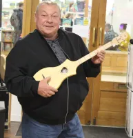 Seagull Dulcimer M4 Mahogany EQ Dulcimer Sarum Guitars & Drums 01 - Click to enlarge