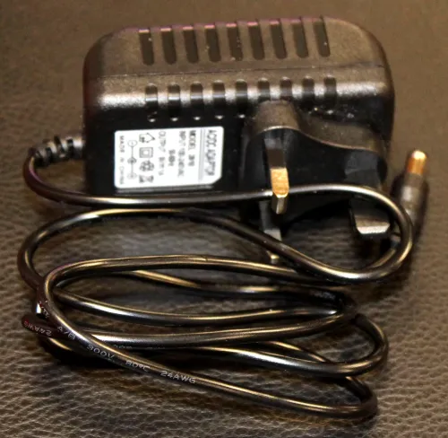 RotoSound 9v Power Supply Effects Pedal Power Supply Sarum Guitars & Drums 01