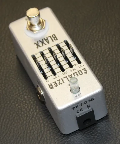 Stagg Blaxx BX-EQ-5B Graphic Equaliser FX Pedal Sarum Guitars & Drums 02