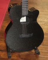 Tanglewood Carbon Fibre Electro Acoustic Guitar Sarum Guitars & Drums Salisbury Wiltshire 02 - Zum Vergrößern anklicken