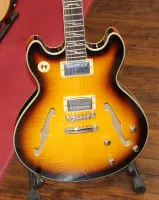 Tanglewood NorthStar TCH59HB Hollow Body Electric Guitar Honey Burst 03 - Click to enlarge