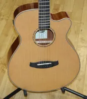 Tanglewood TRX 4CE Electro Acoustic Guitar Sarum Guitars & Drums Salisbury Wiltshire 04 - Clic para agrandar