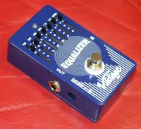 Vintage VFX10 6 Band Equaliser Pedal Electric Guitar FX Pedal Sarum Guitars 02 - Click to enlarge