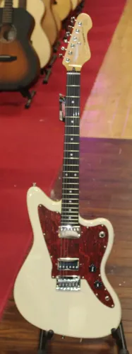 Vintage V50 Electric Guitar Coaster Series Sarum Guitars Music Shop Salisbury Wilts 04