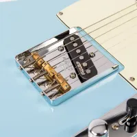 Vintage V75 Reissued Electric Guitar - Laguna Blue 03 - Klik om te vergroten